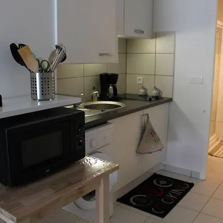 Studio Meuble 30 M2 Les Maures , 900 M Des Plages