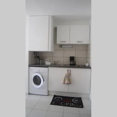 Apartment Studio Meuble 30 M2 Les Maures , 900 M Des Plages *