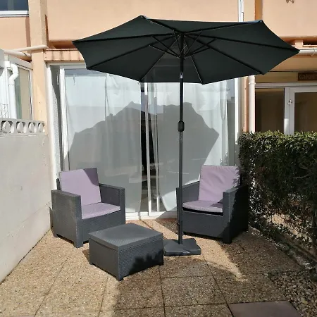 Studio Meuble 30 M2 Les Maures , 900 M Des Plages Apartment *
