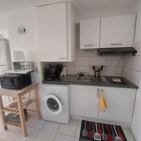 Studio Meuble 30 M2 Les Maures , 900 M Des Plages